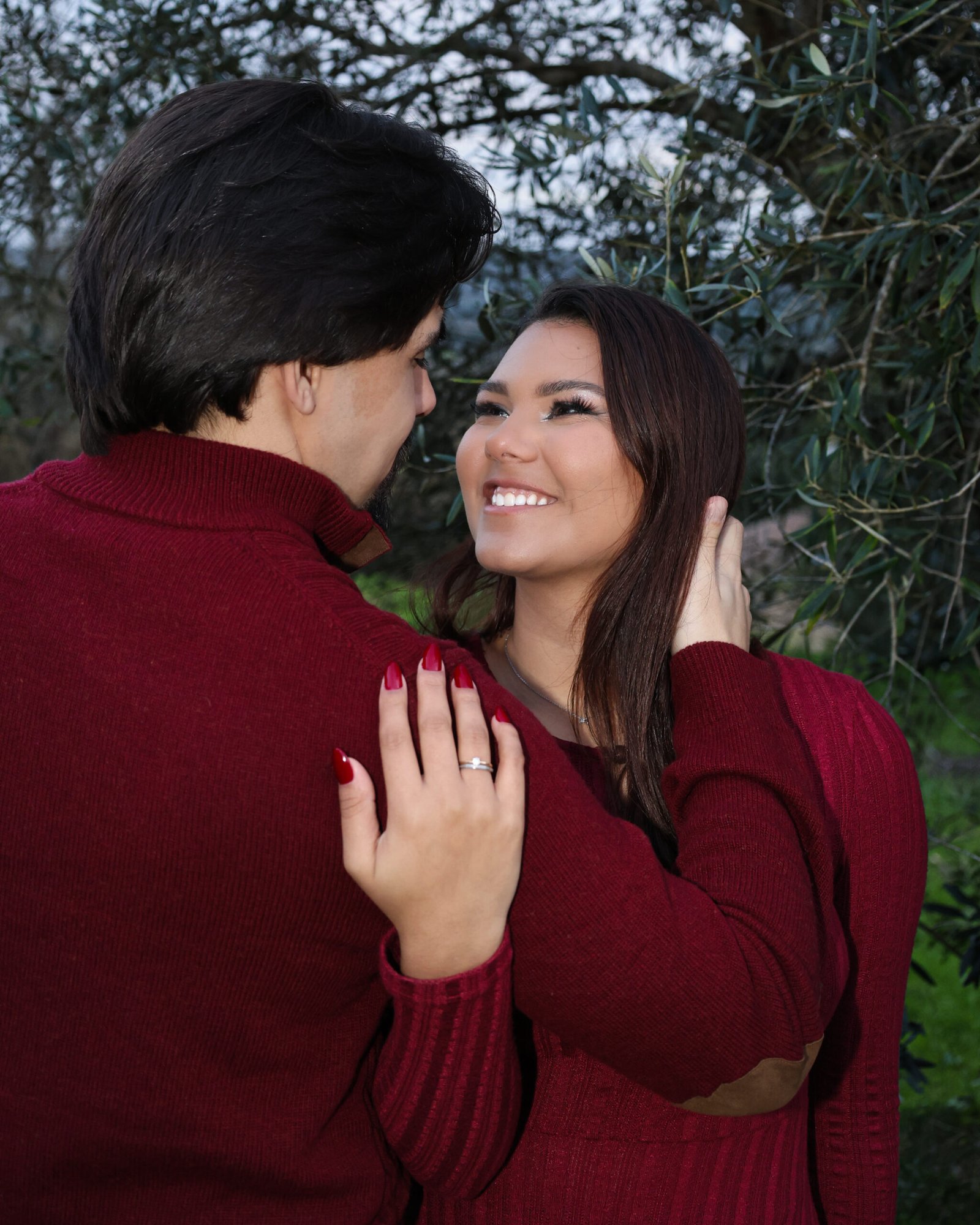Rute olhando para o Gustavo com sorriso apaixonado